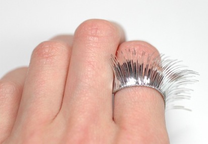 false-eyelash-ring