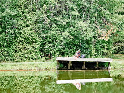 summer-picnic-by-pond-14