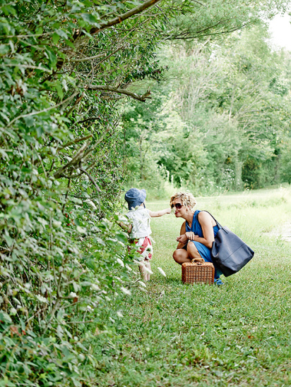 summer-picnic-by-pond-17