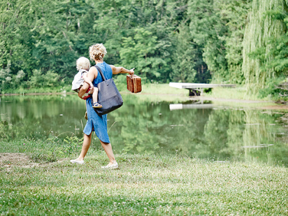 summer-picnic-by-pond-20